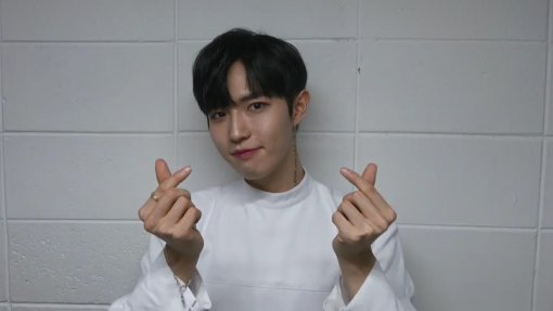 Thank you to Wannable and members who have been strong in the side Kim Jae-hwan, 2019 Wanna One concert After the final stage of ThereforeKim Jae-hwan released a video on the 28th through the official SNS, which shows his testimony and gratitude for the end of Wanna One activities.Kim Jae-hwan in the public video said, I learned a lot and was able to grow more while working as a Warner.I am sincerely grateful to the members who have been together as Wanna One and our Wannable who has always been a great strength. Kim Jae-hwan said, Do not forget Warner One and hope that your memories will be filled with happy memories.I would like to ask for your support and expectation from Kim Jae-hwan, and I would like to support the other members. I am grateful and loving you. At the 2019 Wanna One concert Therefore, which was held from the 24th, Kim Jae-hwan showed Park Jung-hyuns Sorry Sea with guitar performances, and showed off his brilliant performances and vocal skills through Demi Lovatos Sorry Not Sorry stage.Kim Jae-hwans official fan cafe, which officially opened with the announcement of active communication with fans, has attracted a lot of attention to exceed the number of visitors by more than 33,000 in three hours, and has raised expectations for Kim Jae-hwans solo activities, which have completed Wanna Ones official activities.Meanwhile, Kim Jae-hwan, who completed his activities as a member of Wanna One by completing the 2019 Wanna One concert Therefore held from the 24th to the 27th, will continue his various musical moves and meet with fans.