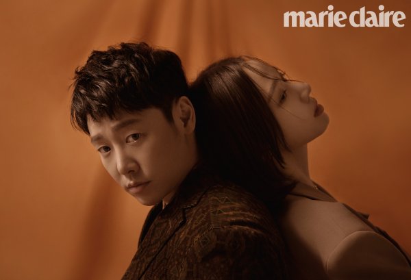 Maybe, marriage is a film about Seongseok (Kim Dong-wook), who plans to marry to get freedom, and Haeju (Ko Sung-hee), who chose to marry to find my life, marrying for three years to achieve each others purpose.The picture released this time captures the attention of Kim Dong-wook and Ko Sung-hee, who met through What do you think, marriage, and their stylish appearance and alluring eyes.The eyes of two meaningful actors who lean back on each other but seem to think differently remind me of the unique setting of what, marriage that they marry to achieve their own purpose.Kim Dong-wook, who shows a charismatic figure with a natural silhouette jacket and a disorganized hairstyle, plays the role of Sung Seok, who plans to marry and live a close life.In addition, Ko Sung-hee, who fully digests alluring poses and elegant dresses, is expected to show the charm of the girl crush through the character Hae-ju, which is honest and honest about his feelings in How do you marry.Kim Dong-wook and Ko Sung-hees chemistry and other charms can be seen in the February issue of Marie Claire.The movie What do you think, marriage will come to the audience on February 27th, as well as the story of the lives and marriage of the generations these days, as well as the sweet and dirty meeting of Kim Dong-wook and Ko Sung-hee.