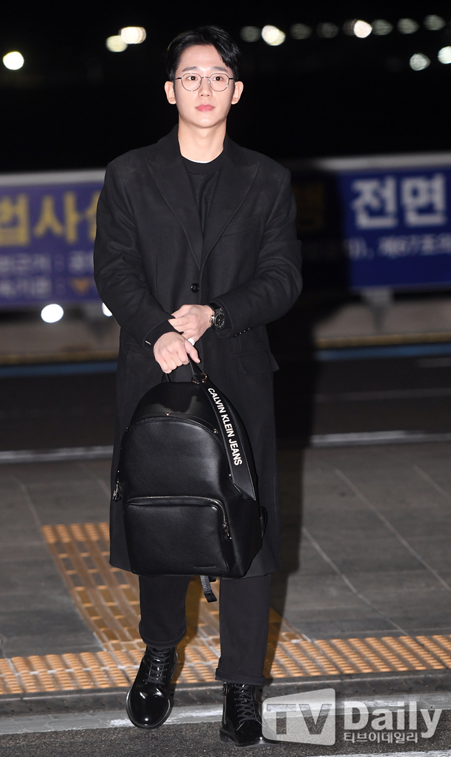 Actor Jung Hae In left for Hawaii on the evening of the 28th through Incheon International Airport.On this day, Jung Hae In is heading for the departure hall.Jung Hae In Departure