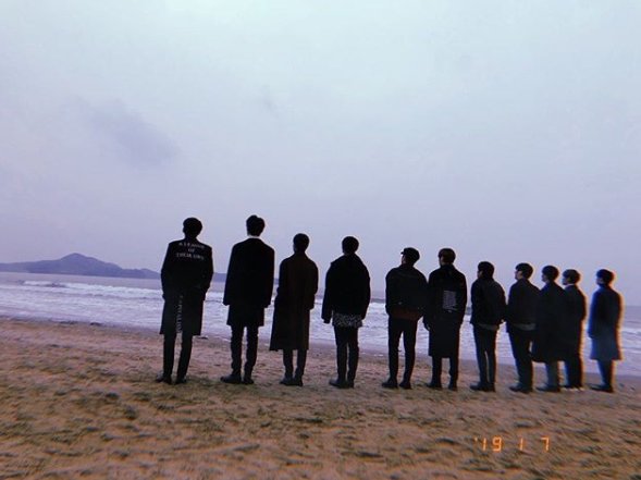 Lai Kuan-lin posted a picture on his SNS on the 29th with a tag called wannaone.The photos show Wanna One members standing in line and looking at the sea. Hwang Min-hyun and Yoon Ji-sung uploaded the same photos.It is filled with regret even though it was not long after the last concert was over.Meanwhile, Lai Kuan-lin, who recently stood alone, was selected as the male protagonist of the Chinese drama 