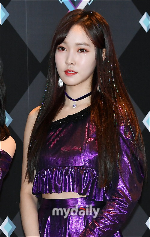 GFriend Yuju is attending the Mnet M Countdown camera rehearsal photo wall event held at CJ E & M Center in Sangam-dong, Seoul on the afternoon of the 31st.