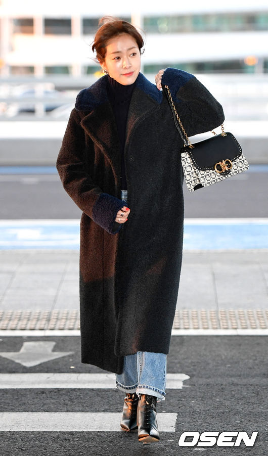 Actor Han Ji-min left Incheon International Airport on the afternoon of the 31st to attend the New York City Asian Film Festival in New York City, USA.Han Ji-min is headed to the departure hall.