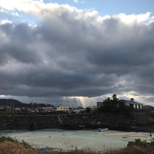 Singer IU has released a photo of a holiday in Jeju Island.IU posted several photos on February 1 with an article Lets rest well on Instagram.The photo showed IU showing off her fairy beauty in the background of Jeju Island, and she said she came to Jeju once again through the Instagram story.IU appeared on JTBC Your Song on January 31 and showed a beautiful live stage and collected topics.hwang hye-jin