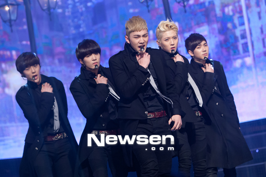 완전체 컴백 앞둔 뉴이스트 5人, 플레디스와 재계약 체결(공식입장) | 인스티즈