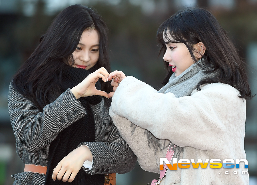 Girl group GFriend attended a rehearsal of KBS 2TV Music Bank held at the public hall of KBS New Pavilion in Yeouido-dong, Yeongdeungpo-gu, Seoul on the morning of February 1.GFriend (Wish, Yerin, Eunha, Yuju, Mystery, Umji) poses on the day.Jung Yu-jin