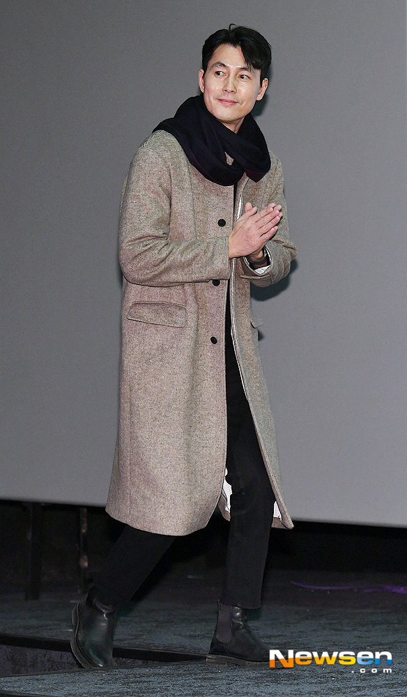 Actor Jung Woo-sung is entering the movie Innocent Witness Mega Talk held at Megabox COEX in Gangnam-gu, Seoul on the afternoon of February 1.useful stock