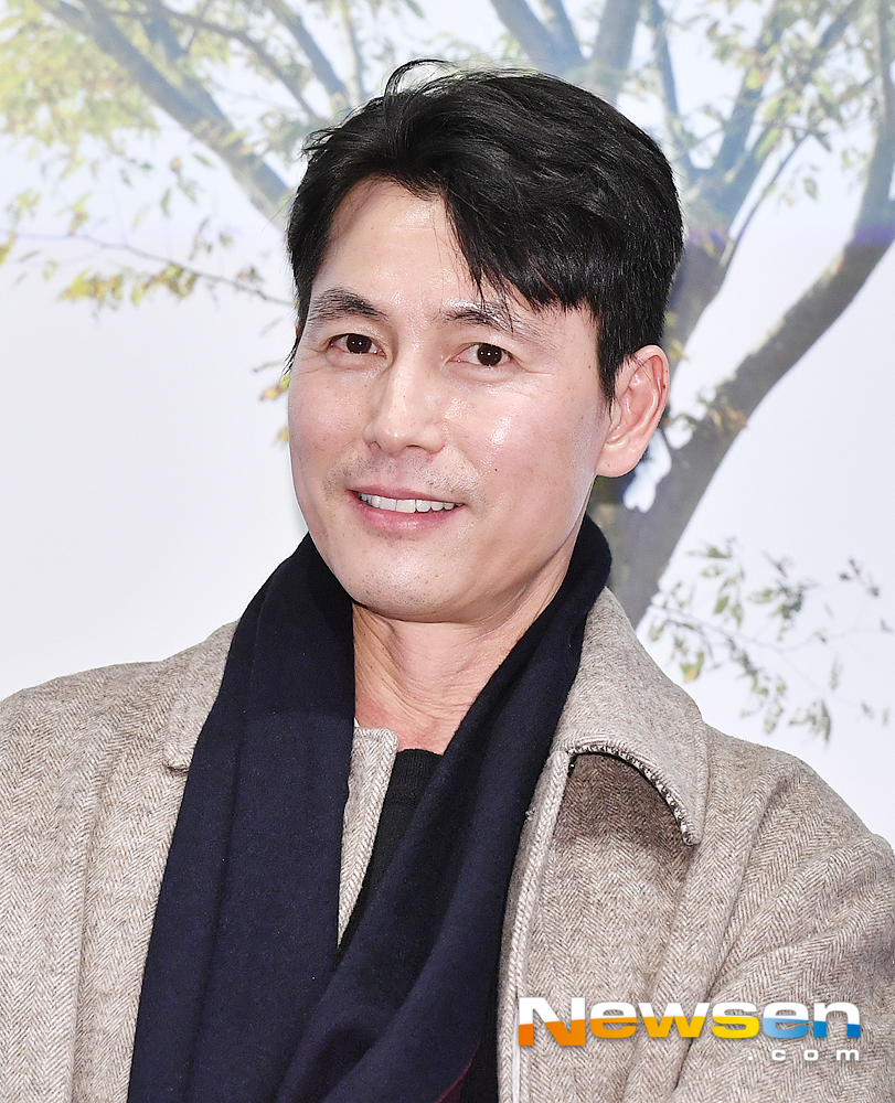 Actor Jung Woo-sung attends the movie Witness Mega Talk at Megabox COEX in Gangnam-gu, Seoul on the afternoon of February 1.useful stock