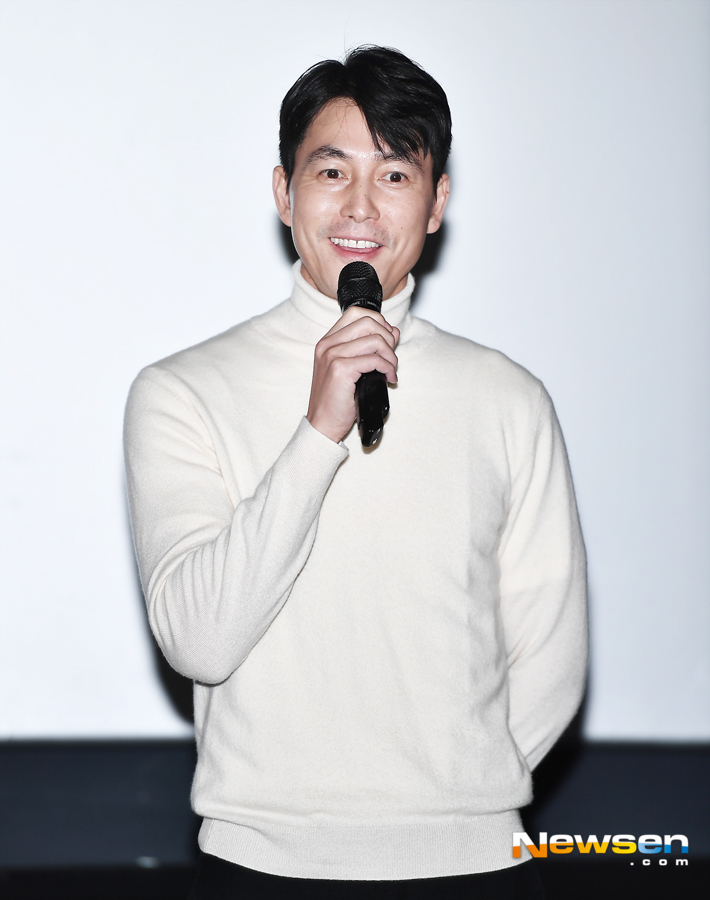 <p>The movie ‘witness’ stage is 2 November 3 Seoul Lotte Cinema Gimpo Airport store in proceeded.</p><p>This day, actor Jung Woo-sung, Kim Hyang Gi, the new types,the Director attended.</p><p>The movie witness(Director)is a potent murder suspects innocence must be demonstrated that the lawyers ‘order number’(Jung Woo-sung) Incident to the scene of the only witness who autistic girl in ‘clear’(Kim Hyang Gi), but in a story that unfolds to the Green Film. 2 13 account of the salary schedule.</p>