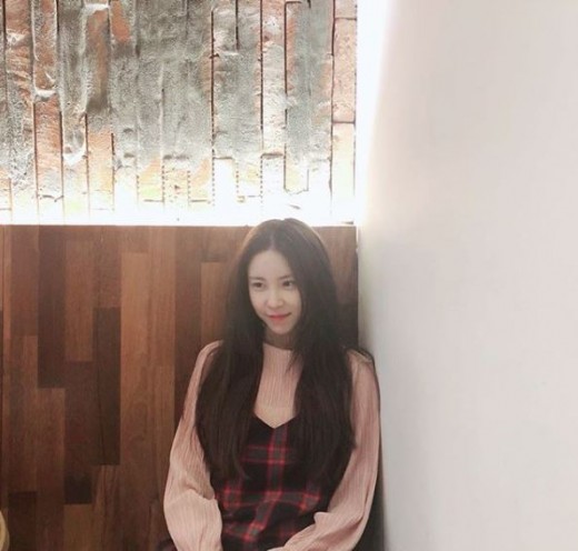 Singer Jun Hyoseong has reported on his recent situation.Jun Hyoseong posted a picture on his Instagram page on Monday morning.In the photo, Jun Hyoseong boasts neat beauty - looking far from the sexy star.The netizens who watched this are responding such as Lets come back, It is beautiful in the new year, To be clean, Every woman and Heady well.