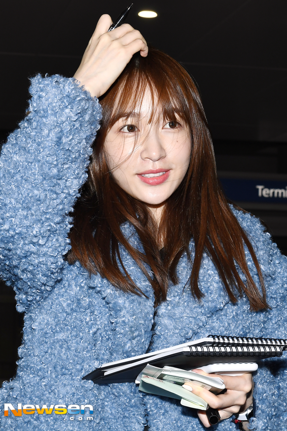 EXID (EXID) member Hani arrives after filming a fashion magazine picture through the Incheon International Airport in Unseo-dong, Jung-gu, Incheon, on the afternoon of February 6.exponential earthquake