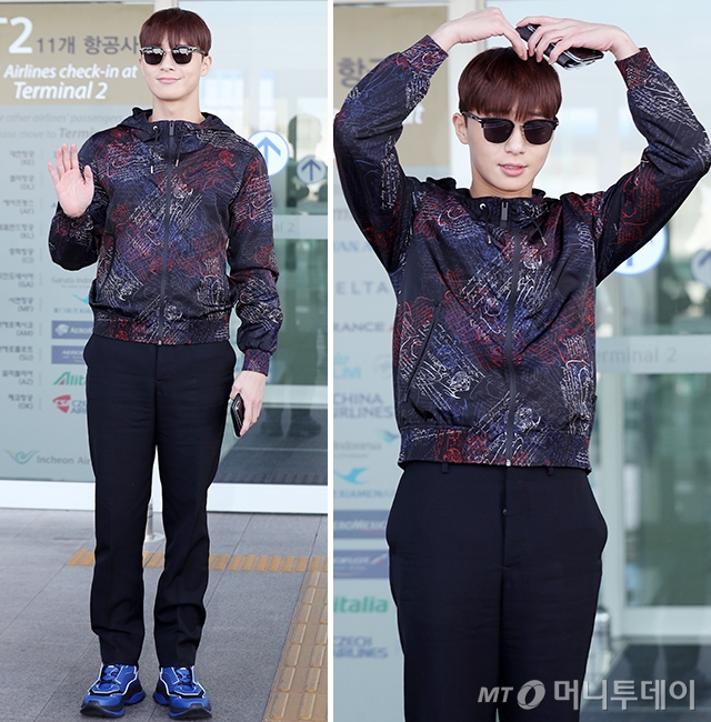 Actor Park Seo-joon showed a comfortable and clean airport fashion.On the morning of the 7th, Park Seo-joon left for London, England through Incheon International Airport.On the same day, Park went to the airport wearing black sunglasses, and he made a clean airport fashion by matching black pants with windshield jumper with various color patterns.Here, Park added intense points by wearing blue sneakers.On the other hand, Park Seo-joon is about to release the movie Lion this year.