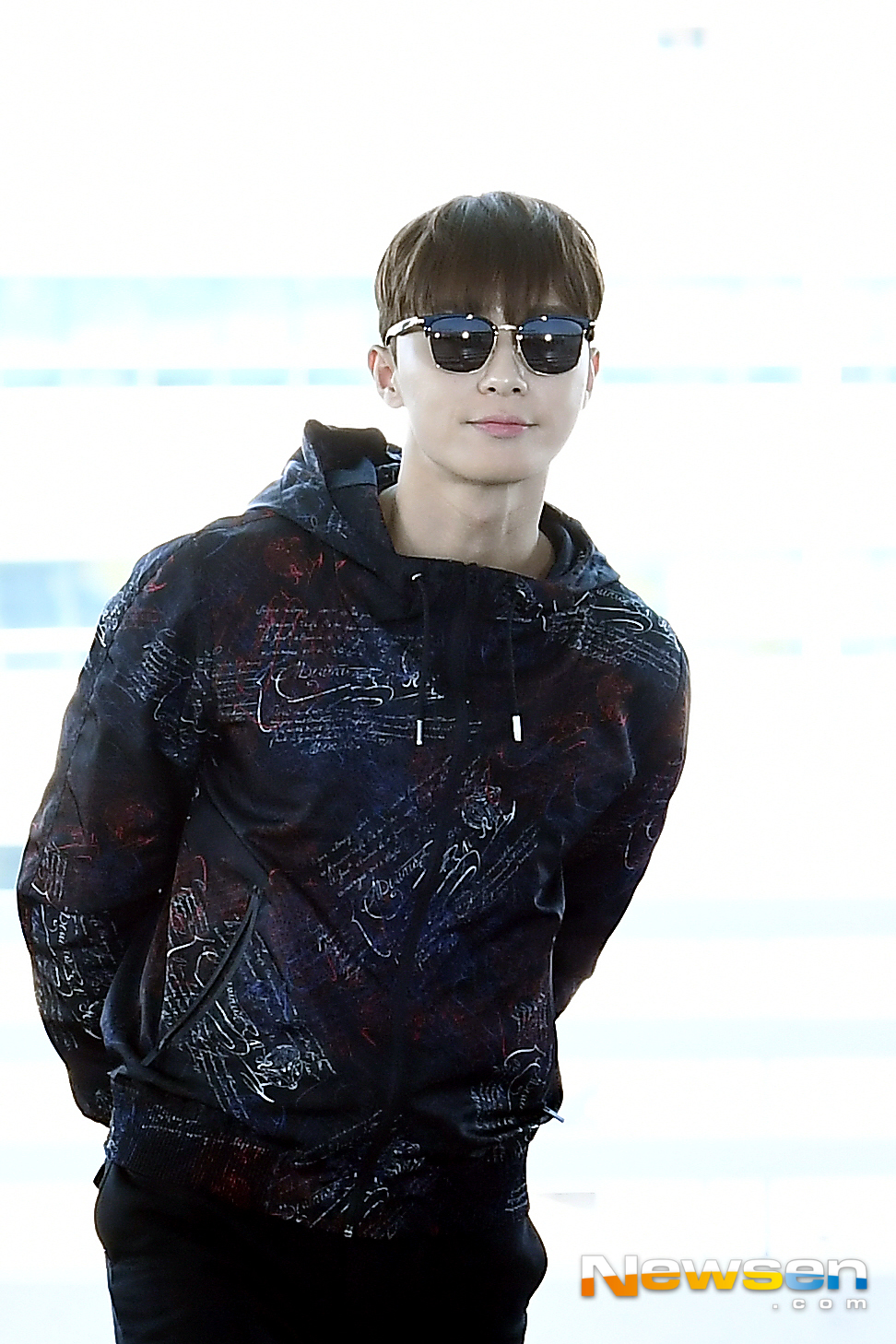 <p>Actor Park Seo-joon, this 2-October 7 a.m. Incheon Jung-operation in Incheon International Airport through a magazine photo shoot car United Kingdom London as your departure.</p><p>Actor Park Seo-joon this airport fashion to and United Kingdom London as your departure.</p>