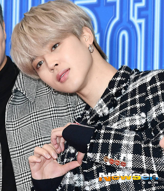 BTS Jimins first self-titled song Promise is getting a hot response all over the world.Jimins own song Promise, released on December 31 last year through BTS official SoundCloud, exceeded 60 million streaming on SoundCloud as of February 7th.K-pop lyrics videos uploaded by fans to YouTube have nearly 20 million views, 710,000 likes and 45,000 comments.sulphur-su-yeon