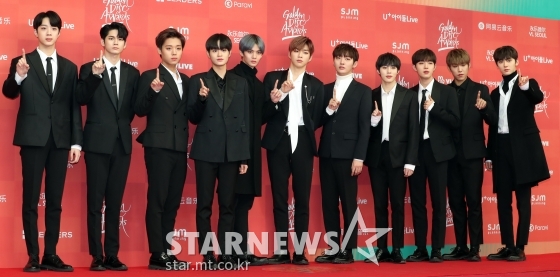 Project group Wanna One was named #6 on the US Billboard Social 50 chart.According to the latest chart released by Billboard on the 5th (local time), Wanna One ranked sixth on the social 50 chart.Its the last curtain call in Warner One, Billboard said, noting the fact in an article reported on Thursday (local time).The social 50 chart is based on data compiled by music analysis company Next Big Sound and is a chart that selects the most popular artists on SNS such as Facebook, Twitter, and YouTube.Wanna One first entered the social 50 charts on October 21, 2017, at number 48, and stayed on the chart for 57 weeks.On May 19, 2018, it was ranked third, confirming Warner Ones global influence.Wanna One, who was lamented through Mnet Produce 101 Season 2, ended the contract after December 31 last year.Since then, Wanna One has completed all activities after the last concert held at Gocheok Sky Dome for four days from 24th to 27th of last month.As Wanna One, the 11 members who have completed all activities return to their agency and prepare for the second act. Yoon Ji-sung starts his activities as Wanna Ones No. 1 through the musical Days of the Day.Hwang Min-hyun plans to return to his original team, New East, and Lee Dae-hwi and Park Woo-jin are preparing to make their debut as a brand new boy (tentative name) with Lim Young-min and Kim Dong-hyun, who were active as MXM.Ong Sung-woo took his first step as an actor, and Kang Daniel, Kim Jae-hwan and Ha Sung-woon predicted solo activities.