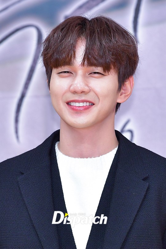 We have signed an exclusive contract with Yoo Seung-ho, said BIS Company. We are delighted to be with Yoo Seung-ho, who has both acting and starry.The agency has a variety of actors. Yoo Seung-ho has been eating rice with Kim Tae-hee, Seo In-guk, Han Chae-young and Ishian.An agency official said, I will generously support the charm of Yoo Seung-ho to further shine, he added. I would like to ask for your interest and expectation in his future.Yoo Seung-ho made his debut in the drama Goshi Meat in 2000 and then appeared in Taewang Sasingi, Seondeok Queen and Home.Meanwhile, Yoo Seung-ho is reviewing his next work after SBS-TV Revenge Returns, which ended on the 4th.