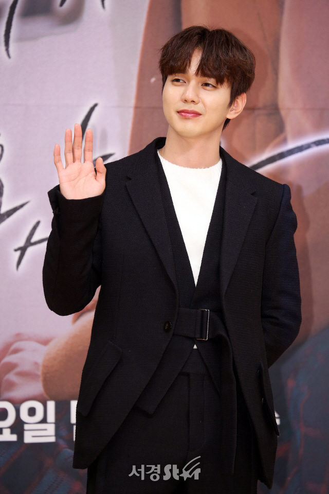 Actor Yoo Seung-ho signs exclusive contract with Vies Company, and begins a strong leap in 2019 in his new home.Yoo Seung-ho, who is loved as Koreas representative actor with his warm appearance, solid acting ability and unique soft charm, continues to be more active as a family member with the BS Company, which belongs to Actor Kim Tae-hee, Seo In-guk, Han Chae-young and Ishian.Since then, dramas such as Taewangsa Shinki, Seondeok King, God of Study, Flame of Desire, Musa Baekdongsu, Lord, Not Robot, Musa, Musa, Fourth period reasoning area, Blind, Chosun Magician, Bongi Kim Sundal From genre to genre, it has been showing its true value as an actor in various works regardless of age and genre.Especially, delicate emotional acting that rings the heart is not only adding depth as the work is repeated, but also showing wonderful growth as an actor so that the next work is expected.The innocent smile that shook the whole country is recognized as the best actor with acting ability and stardom, adding to the beauty of men and the trademark that melts the woman.Yoo Seung-ho, who has steadily built up his career as an actor with such steady work activities, will be more active with the BS Company.We are very pleased and confident to be with Yoo Seung-ho, who has both acting and starry, said a BS company official. We will generously support the BS Company to meet with the public through good works that can further enhance the charm of Yoo Seung-ho.I would like to ask for your interest and expectation for the move of Yoo Seung-ho, which will fly even more. Meanwhile, Actor Yoo Seung-ho, who will make a new leap with the BS Company, will take a break after the end of the SBS drama Revenge Returns and review the next work.