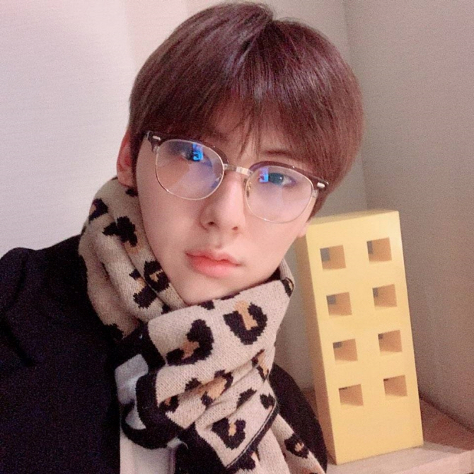 Hwang Min-hyun was invited to attend Fashion Week with the formal invitation of Moncler, and his agency gave meaning to Hwang Min-hyun as the first male Celeb invited in Korea.Hwang Min-hyun also posted a photo of himself in the Instagram with the identity of Moncler and the photo of #MONCLEERGENIUS Building is now here with me.See you on February 20th at Milan. He announced his participation in a new collection presentation of Moncler Genius, which is scheduled to be held in Milan, Italy.It is the first official activity since returning to NUEST after Wanna One activity.kim eun-guFirst official activity in NUEST after Wanna One activity ends