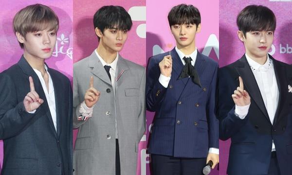 Members of the boy group Wanna One boasted of their still friendship.Bae Jin Young, Yoon Ji-sung and Kim Jae-hwan appeared as surprise guests on Park Jihoons solo fan meeting FIRST EDITION at the Hall of Peace at Kyunghee University in Dongdaemun-gu, Seoul on the afternoon of the 9th.On this day, Bae Jin Young, Yoon Ji-sung and Kim Jae-hwan attracted attention by introducing unintended customized styling in black costume.Park Jihoon laughed happily, Our heart is one forever.Im so pretty that I cant let it go, said Yoon Ji-sung, who spoken to Park Jihoon.When asked for the usual reproduction, Yoon Ji-sung tried to kiss Park Jihoon.Park Jihoon is a cute brother who is comfortable like a friend and plays well, Bae Jin Young said.Park Jihoon responded warmly, Bae Jin Young is playing with the line well.Kim Jae-hwan said: There was so much I wanted to have for Park Jihoon; after the last concert, I get a coveted abs.The second performance was much better than the first performance. The four of them hosted the Park Jihoon Theater corner together and watched the video about Park Jihoon made by the fans.The reality reaction of strong friends Bae Jin Young, Yoon Ji-sung and Kim Jae-hwan got a bigger response.