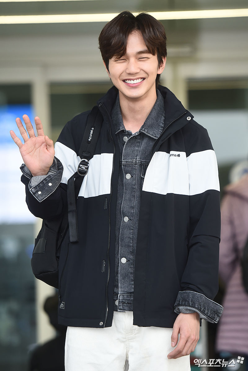 Actor Yoo Seung-ho is leaving for Los Angeles through Incheon International Airport on the afternoon of the 10th.