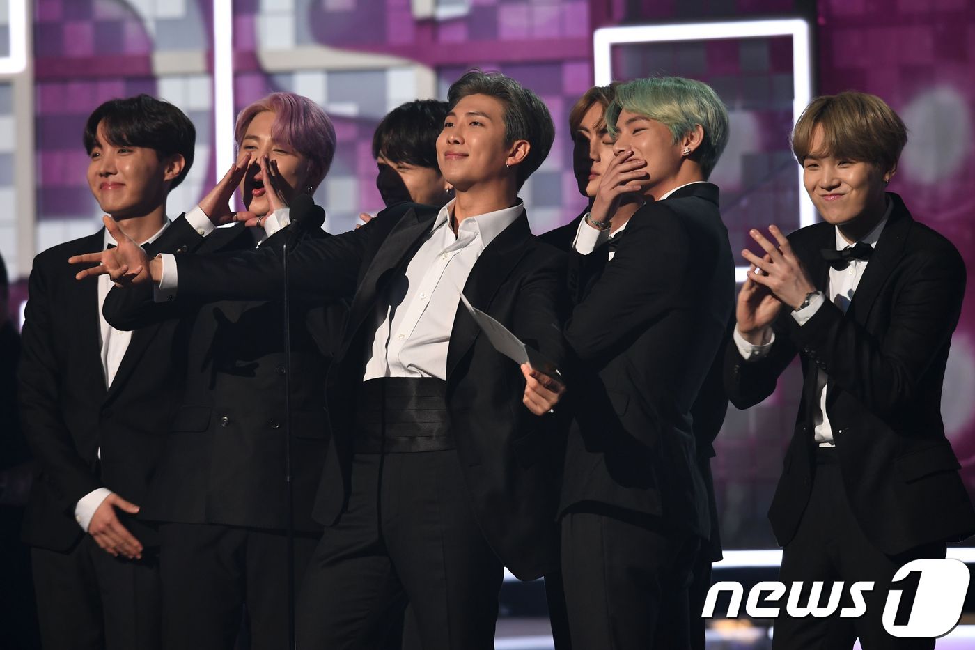 The 61st Grammy Awards (2019 Grammy Awards) were held at the Staples Center in Los Angeles, Los Angeles, at 10 a.m. on the 11th (Korea time).BTS appeared on stage to award one of the major awards, the Best R&B Album Award; before BTS appeared, the hit song Fake Love was laid out as background music.In many parts of the audience, they cheered on the appearance of BTS.RM took a microphone as a representative and said, We have dreamed of attending Grammy in Korea and dreamed of today.RM added hope, saying, I will come back to Grammy.Following this, BTS called the winner H.E.R. after the Best R & B Album Award candidate was introduced and applauded the congratulations.When the members called the winner, they shouted together and finished the prize neatly.The Grammy Awards have won a total of 84 awards, including Record Of The Year, Album Of The Year, Song Of The Year, and Best New Artist.Meanwhile, the Korean popular group BTS attended the Grammy Awards as a prize winner. This is the first time a Korean singer has won a Grammy Award.