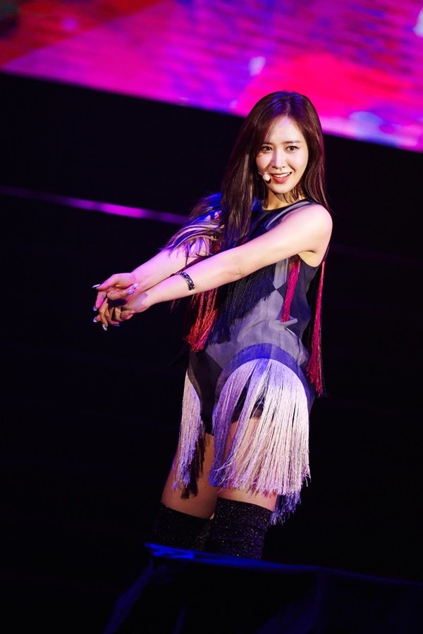 Girls Generation Kwon Yuris first solo Asia fan meeting tour has begun.Kwon Yuri performed at Macau at 8 p.m. on the 9th (local time) and at 5 p.m. on the 10th (local time) at Bangkok, and opened the opening of YURI 1st Fanmeeting Tour INTO YURI (Kwon Yuri 1st fan meeting tour Into Kwon Yuri).The fan meeting was organized with a variety of programs that can enjoy the charm of Kwon Yuri, including talk, games, songs, and dances, with the concept of Travel, and it was more intimately communicated with fans by revealing the images of packing suitcases, making dishes for each city, and travel photos.In particular, Kwon Yuri attracted local audiences by leading enthusiastic response by giving medley of the first solo album The First Scene released in October, as well as the title songs Into You, the songs Illusion, Butterfly, and Girls Generation. ...In addition, Kwon Yuri recently told the story of the behind-the-scenes footage of the web sitcom Sound Reboot 1, 2 and entertainment drama Dae Jang-geum Watching, which received a good response with stable acting skills, and added impression by presenting a disposable camera with photos taken directly from his own healing places to fans.Kwon Yuris Asia fan meeting tour is expected to be held in Taipei and Tokyo in March, starting with Macau and Bangkok, and will be able to meet more global fans.On the other hand, Kwon Yuri will play the role of Constance, a college student who wanders in search of dreams at Play Grandpa and I, which will open at Uniflex 1 Hall in Daehangno on March 15, and will meet with challenge, Lee Soon-jae, Shingu and Chae Soo-bin on the first play stage after debut.