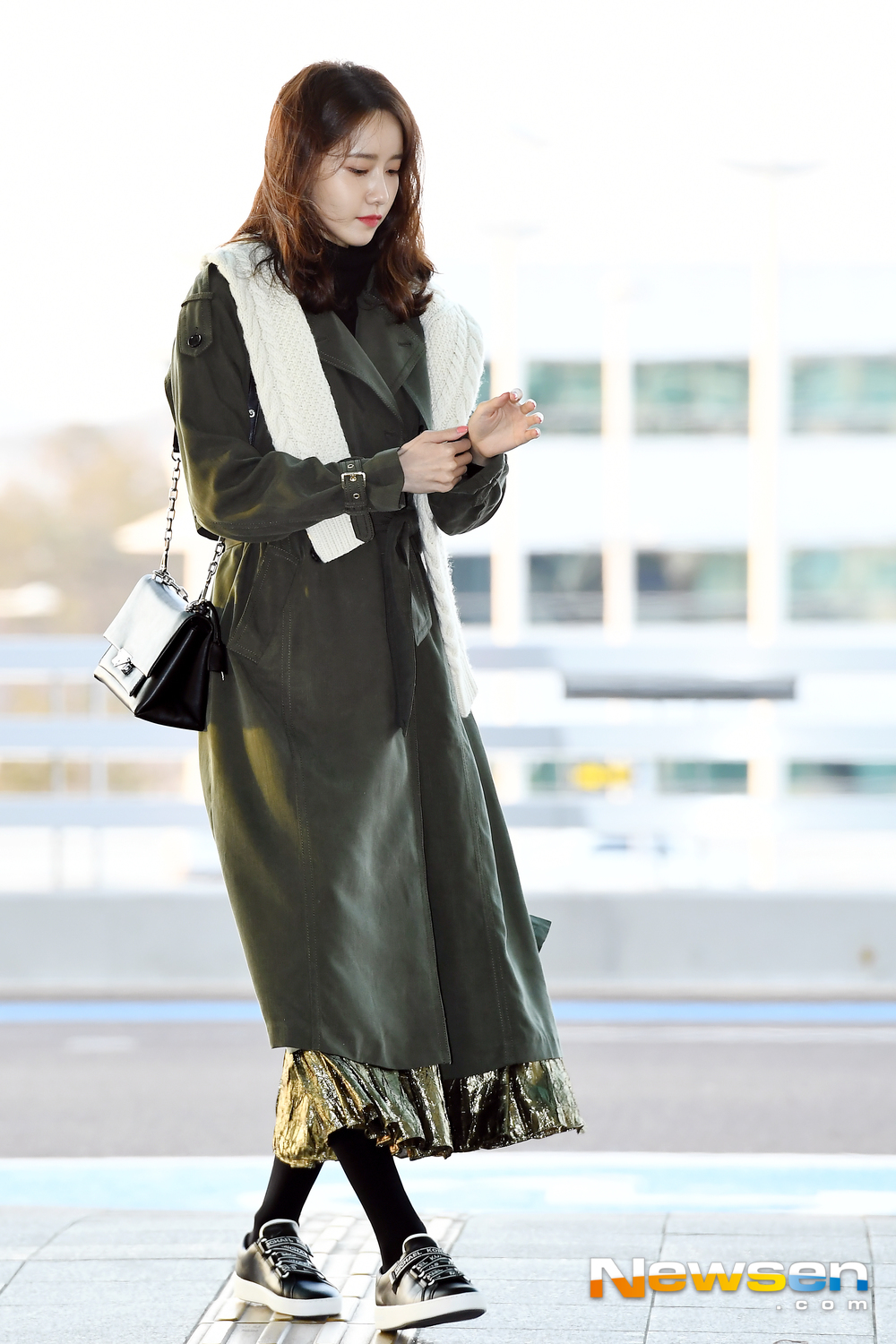 <p>Girls Generation(SNSD) member and an actor Im Yoon-ah 2 11 PM Incheon Jung-operation in Incheon International Airport through the New York Collections, attend Car New York, USA as departure.</p><p>Girls Generation(SNSD) member and an actor Im Yoon-ah airport fashion and New York as departure.</p>