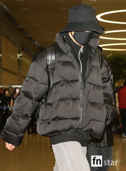 Group BTS arrived at Incheon International Airport after attending the 2019 Grammy Awards in Los Angeles on the afternoon of the 12th.