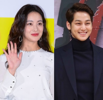 Kim Bums agency, King Kong by Starship, said on the 13th that the two had split at the end of last year.The two men became a couple of young and old in the entertainment industry, acknowledging their devotion in March last year.At the time, Oh Yeon-seo said that after the end of the drama Hwa Yugi, he met naturally with his acquaintances and started a full-scale meeting.Kim Bum, who was judged as a social worker, started his alternate service in April last year, about a month after his devotional recognition.After that, the two have continued their relationship, but they have split up in about 10 months of open devotion.On the other hand, Oh Yeon-seo made his debut with the girl group Luv in 2002, and KBS2 rounding, MBC hit, MBC come!Jangbori, SBS Come Back Uncle, tvN Hwa Yugi received a lot of love.Kim Bum, who made his debut with KBS Survival Star Audition in 2006, announced his face through MBCs High Kick without Restraint and KBS2s Man Over Flowers, and appeared on JTBCs Paddam Paddam and SBSs Miss Cop 2.