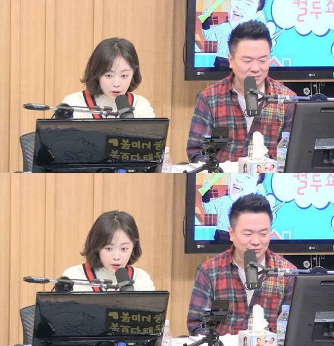 Actor Jeon So-min on the TV Cultwo Show talked about his character.On the afternoon of the 13th, SBS Power FM Dooshi Escape TV Cultwo Show, Jeon So-min appeared as a special DJ and talked various stories.One listener sent a message to Jeon So-min, saying, SBS entertainment program Running Man official Stone Eye came out.DJ Kim Tae-kyun asked Jeon So-min about the real natureI do not think I am wrong at all, said Jeon So-min, who said of his personality.Jeon So-min said in an unfair voice, Is it strange?Jeon So-min then laughed, saying, Im in charge of Stone Eye and Style that Im Easily in Love in Running Man these days.