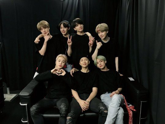 The group BTS said, Amy (fan club) is the light of BTS after the world tour concert LOVE YOURSELF held at Fukuoka Prefecture Yahoo Cudome in Japan on the 16th.BTS posted a group photo on the official SNS, saying, Todays bulletproof, and Thank you, Fukuoka Prefecture.Fukuoka Prefecture is the first performance, he added. He also thanked the fans who filled the venue.The photo of the concert hall was also released, drawing attention. After the performance, Jin added his own photo and attracted fans attention.BTS will also hold concerts in the same place on Thursday.