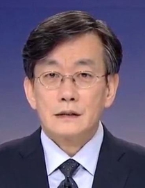 [속보] 손석희 JTBC 대표, 19시간 넘게 경찰 조사받고 귀가 | 인스티즈