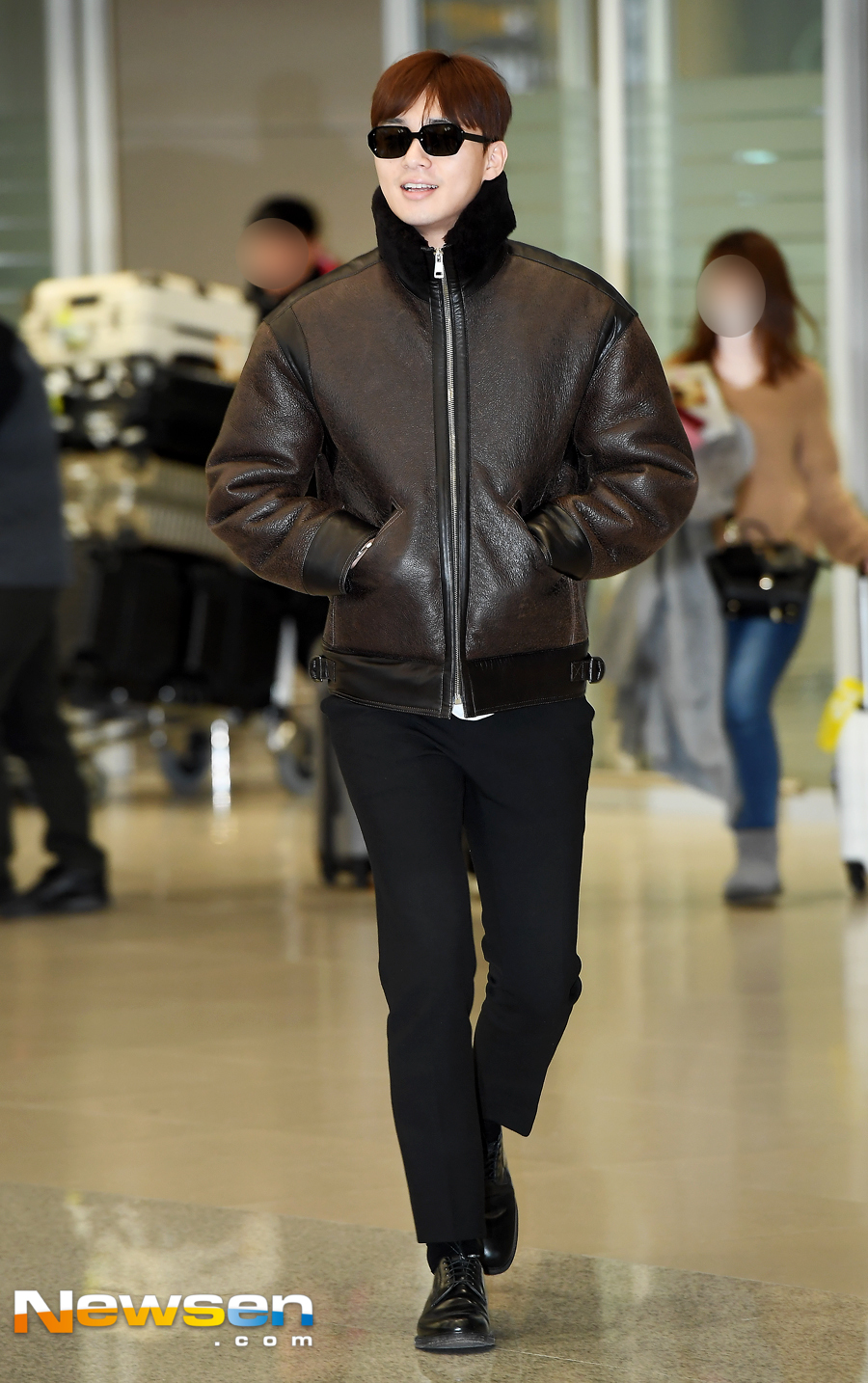 <p>Actor Park Seo-joon this photo shoot and 2 17, PM Incheon Jung-operation in Incheon International Airport through immigration.</p><p>This day, Park Seo-joon, this Arrival point on.</p><p>Meanwhile Park Seo-joon is the year the movie Lion(Director Kim Joo Hwan) the opening ahead. Lionis the father to a lost wound a fighting champion ‘the Dragon’(Park Seo-joon)the priests ‘inner you’(Ahn Sung-ki)to meet the world of a powerful evil(惡)to fit in, its.</p>