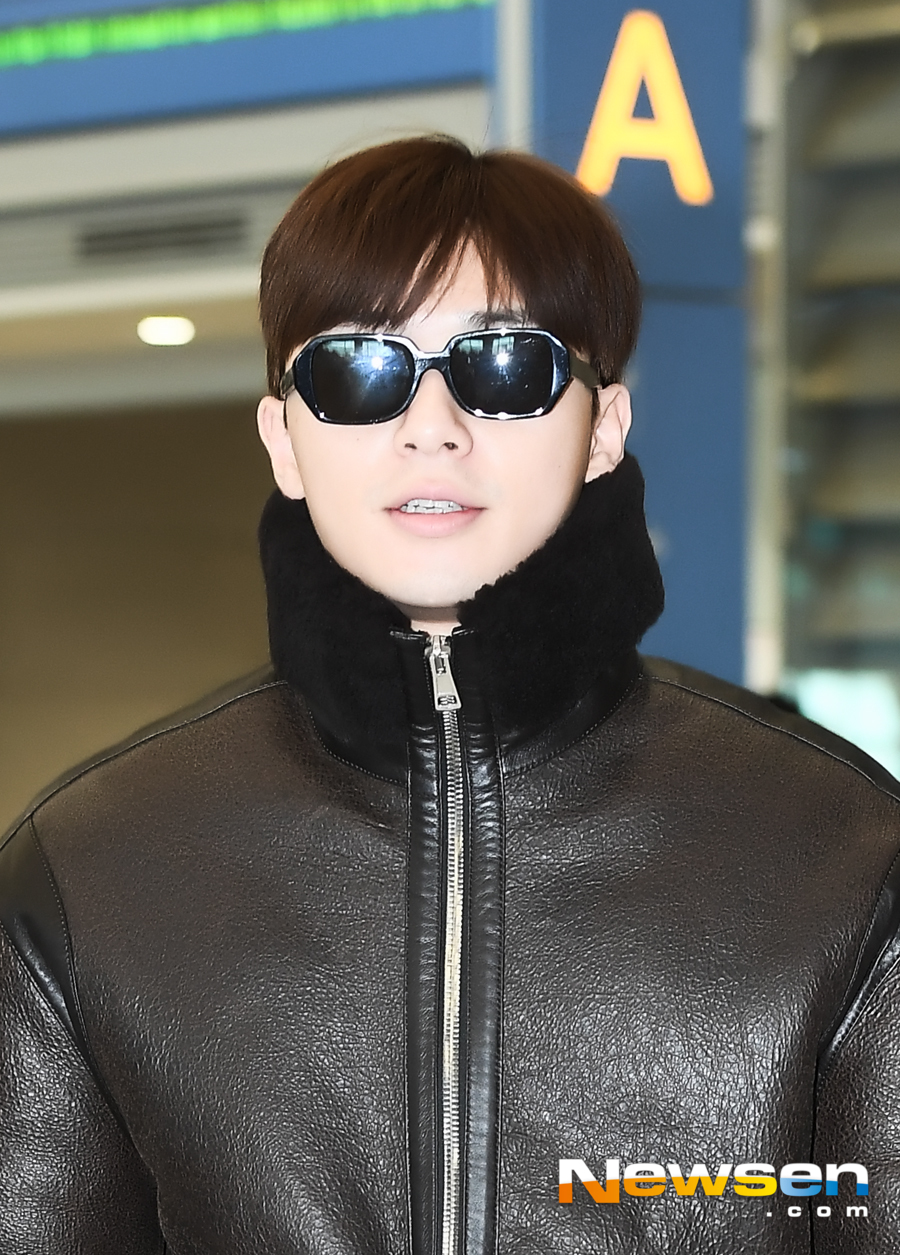 Actor Park Seo-joon arrived at the Incheon International Airport in Unseo-dong, Jung-gu, Incheon on the afternoon of February 17 after finishing filming.Park Seo-joon is leaving the arrival hall on the day.Meanwhile, Park Seo-joon is set to release the film The Lion (director Kim Joo-hwan) this year.The Lion is a film about a martial arts champion, Yonghu (Park Seo-joon), who has lost his father, confronting the powerful evil (), who meets the Kuma priest Anshinbu (Anseonggi) and disturbs the world.Jung Yu-jin