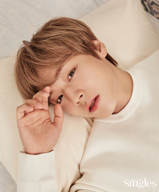 On the 14th, on Valentines Day, fashion magazine Singles, which started pre-sale by releasing the first cover model cut of Park Jihoons life, started a full-scale march.Park Jihoon, who left the group Wanna One and started his full-scale campaign, announced that he started pre-sale on March 14, and at the same time, he recorded a temporary item in two hours at some online bookstores.In the cover cut released on the 14th, Park Jihoon caught the attention of fans at once, showing off perfect visuals without flaws with a deeper eye and sculpture-like features.In particular, fans who have been waiting for Park Jihoons activities after the end of Wanna Ones activities are responding explosively as soon as the cover cut is released and are participating in the pre-sale march at the same time.Park Jihoon, who proved hot topic by shaking online bookstores with a single cover model for the March issue of Singles, successfully completed his first solo fan meeting First Edition Seoul (FIRST EDITION IN SEOUL) at Kyunghee University Peace Hall on the 9th.Park Jihoon is continuing his active activities with various photo shoots and love calls.Singles to provide painting workshops