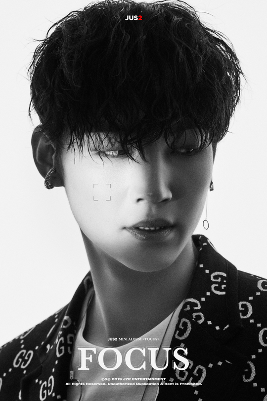 JB and Yu-gums GOT7 new unit Jus2 (Just Two) draws attention by radiating the charming charm of the atmosphere through individual teaser images.JYP Entertainment (hereinafter referred to as JYP) presented a personal teaser image of JB and yu-gum, which hinted at the concept of the Jus2 mini album FOCUS on the official channels of JYP NATION and GOT7 at 0:00 on February 18.JB in the image creates a strange atmosphere with deep eyes, a gentle expression, and a sense of chic yet charismatic coexistence.Yu-gum, which seems to be a subject in the lens, attracts attention with a sharp nose, a sleek jaw line, and another image attracts attention with a mysterious atmosphere.Jus2 will release its first mini album FOCUS at 6 pm on March 5, and will also release its title song music video at 0 pm on the 4th.In Japan, Japan will also release the Japan edition of the album FOCUS.Jus2 is already expecting fans with the meeting of GOT7 main vocal JB and main dancer yu-gum.The meeting between the best vocalist and dancer is a combination of fantasy that will satisfy the eyes and ears of fans.Jus2 is the first mini album to announce its appearance to domestic fans, followed by a showcase tour of seven overseas cities and 10 performances, and is also popular in the global market.Starting with Macau on April 7, Showcase will be held in Tokyo on April 10 and 11, Taipei on April 14, Osaka on 17 and 18, Jakarta on 21 and Bangkok on 27 and 28 and Singapore on May 4 respectively.A total of 7 cities and 10 times will provide great attractions and joy to fans in each region who support the birth of Jus2.Jus2 is the second unit to be introduced by GOT7 following JB and Jinyoungs unit JJ project, and expectations are rising about what color the music and performance they will show will be.hwang hye-jin