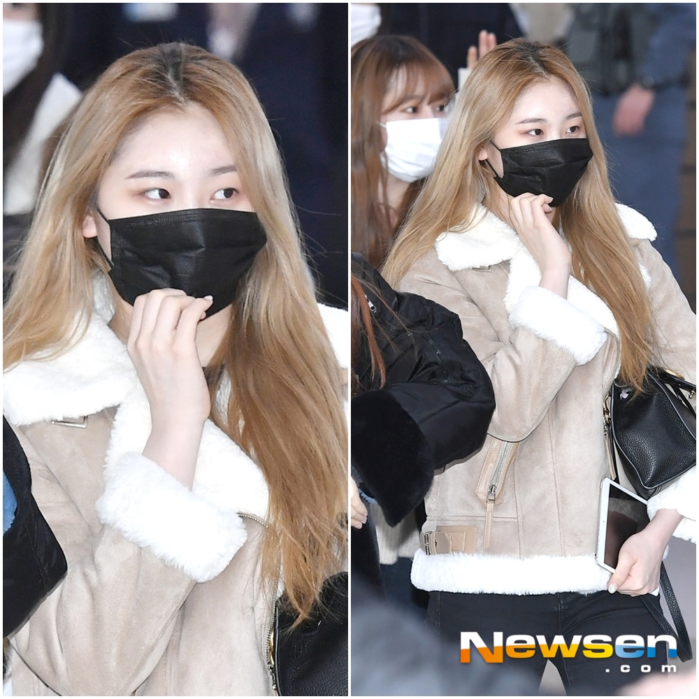 IZ*ONE Lee Chae-yeon arrives at Gimpo International Airport in Gangseo-gu, Seoul after finishing the Japanese broadcasting schedule on the afternoon of February 18th.useful stock