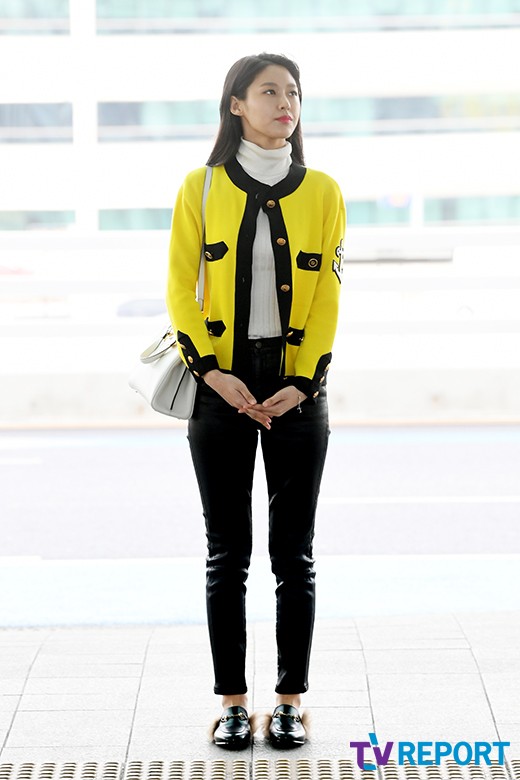 Seolhyun of the girl group AOA left for Milan, Italy through the second passenger terminal of Incheon International Airport on the afternoon of the 18th.