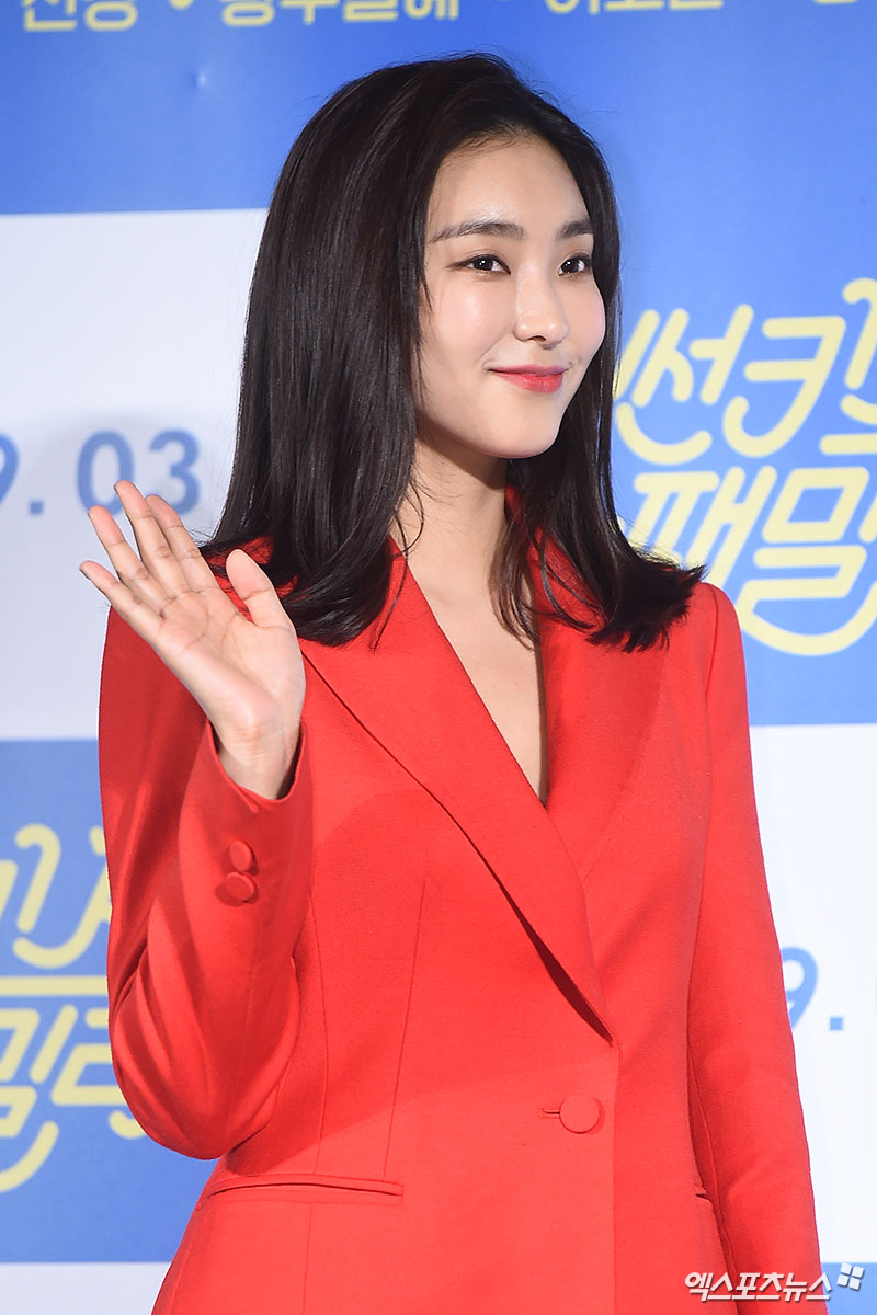 Actor Yoon Bora, who attended the production report of the movie Sunkiss Family held at Megabox Dongdaemun branch in Jung-gu, Seoul on the morning of the 18th, poses.