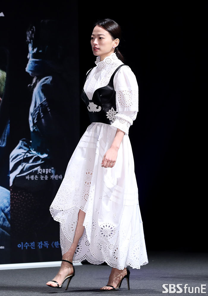 Actor Chun Woo-Hee attends a report on the production of the movie Idol at CGV Apgujeong in Gangnam-gu, Seoul on the morning of the 20th.