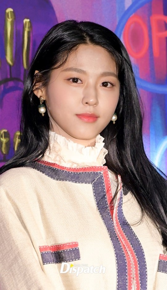 AOA Seolhyun will make a comeback at the small screen in four years. JTBC Drama confirmed her appearance on My Europe.Seolhyun is joining my Europe, the agency FNC Entertainment said in a telephone conversation with Them on the 20th. We are about to shoot.My Europe is an action historical drama, set in the late Goryeo and early Joseon Dynasty. It draws on the desire for power and protection with My Europe.Seolhyun played the role of Han Hee-jae, a person disillusioned with Koryos deprivation. The next run of the intelligence group, Ewharu.Yang Se-jong and Woo Do-hwan confirmed their appearance in My Europe. Yang Se-jong played the role of Musa Seohui.Woo Do-hwan is divided into Nam Seon-ho who tries to be irrelevant to escape from the bridle of class.I have been struggling with various scenarios of different genres, and I think I have chosen a work that is fun and good at it, said an agency official.