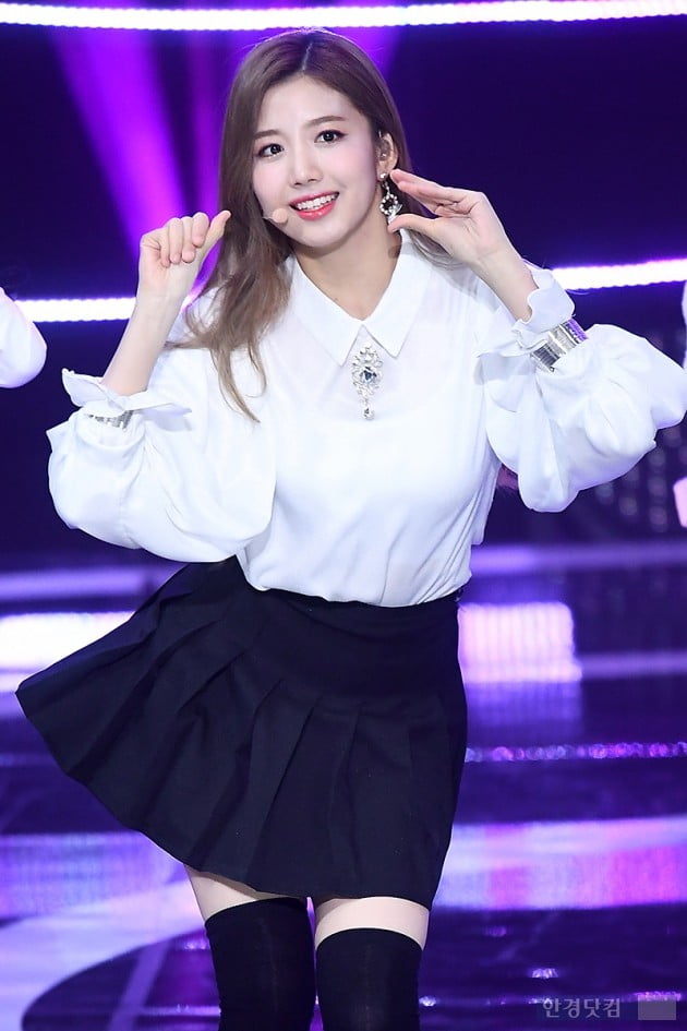 The group Cherry Bullet Yuju is performing at the SBSMTV The Show on the afternoon of the 19th at SBS Prism Tower in Sangam-dong, Seoul.