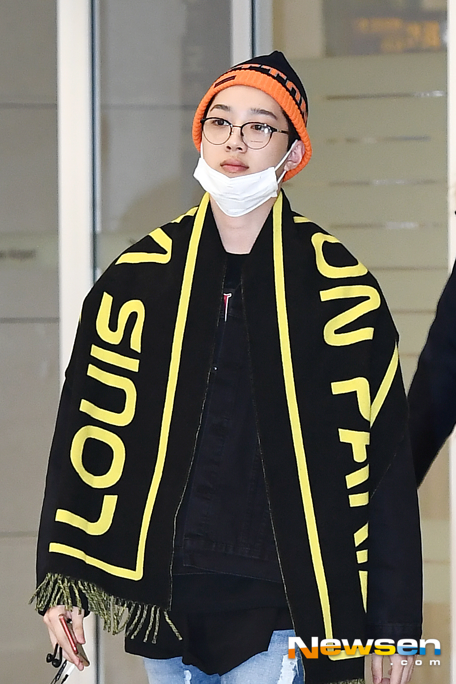 Former Wanna One member Lai Kuan-lin (LAIKUANLIN) arrived at the Incheon International Airport in Unseo-dong, Jung-gu, Incheon on the afternoon of February 20 after completing an overseas schedule.exponential earthquake