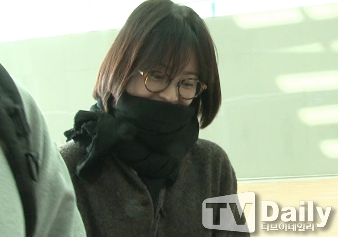 Actor Song Hye-kyo left for Singapore through Incheon International Airport on the afternoon of the 20th.[Song Hye-kyos departure