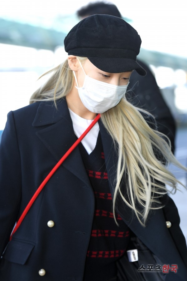 MAMAMOO Moonbyul is leaving Incheon International Airport on the afternoon of the 22nd to attend overseas schedule.