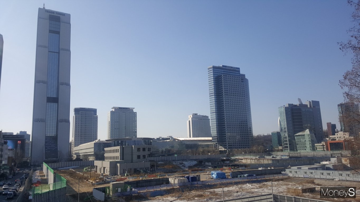 현대차의 글로벌비즈니스센터(GBC)가 들어설 서울 강남구 삼성동 옛 한국전력 부지. 현대차는 2014년 한전으로부터 이 부지를 10조5500억원(3.3㎡ 당 4억4000만원)에 매입했다. /사진=김창성 기자