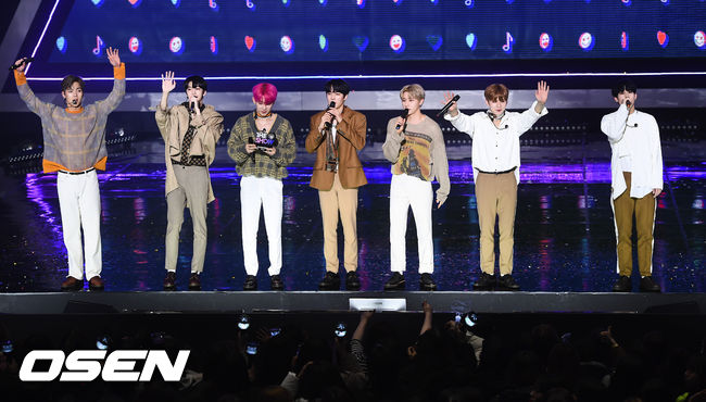 The Show No. 1 Monsta X, Monbebe Allup. Monsta X, who took first place on SBS MTV The Show live broadcast at Sangam-dong SBS Prism Tower in Mapo-gu, Seoul on the afternoon of the 26th, is delighted. /