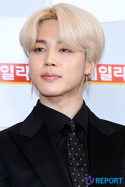 Jimin of the group BTS attended the 6th Daily Culture Grand Prize held at Sejong Center for the Performing Arts in Sejong-ro, Jongno-gu, Seoul on the afternoon of the 26th.