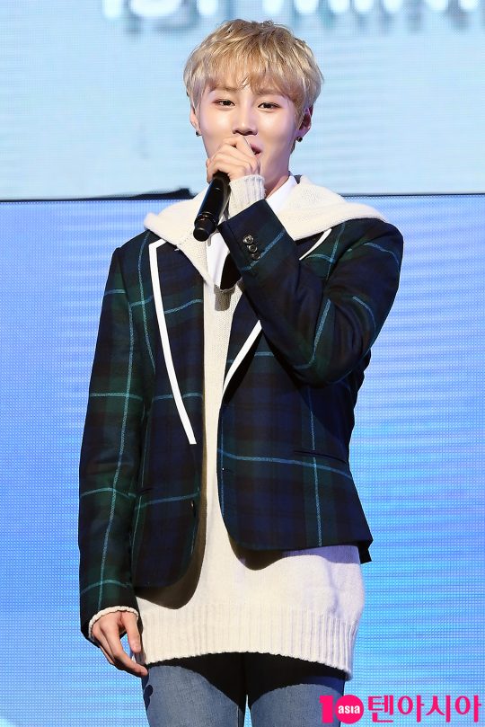 Singer Ha Sung-woon said that it was a dream-like time for Wanna One activities.Ha Sung-woon made the remarks by opening a showcase commemorating the release of her first mini-album My Moment at Yes Yissysa Live Hall in Gwangjang-dong, Seoul on the afternoon of the 27th.Ha Sung-woon became very popular as a group Warner member from August 2017 to December 31 last year.Ha Sung-woon, who looked back on the activity period, said, I wanted to try as a singer, but I have done a lot of things with Wanna One activities.I think it was time to make me grow the most. I feel even more grateful now. I think I could have been cooler now because Wanna One was there.It was time to love the dream of being a singer more. 