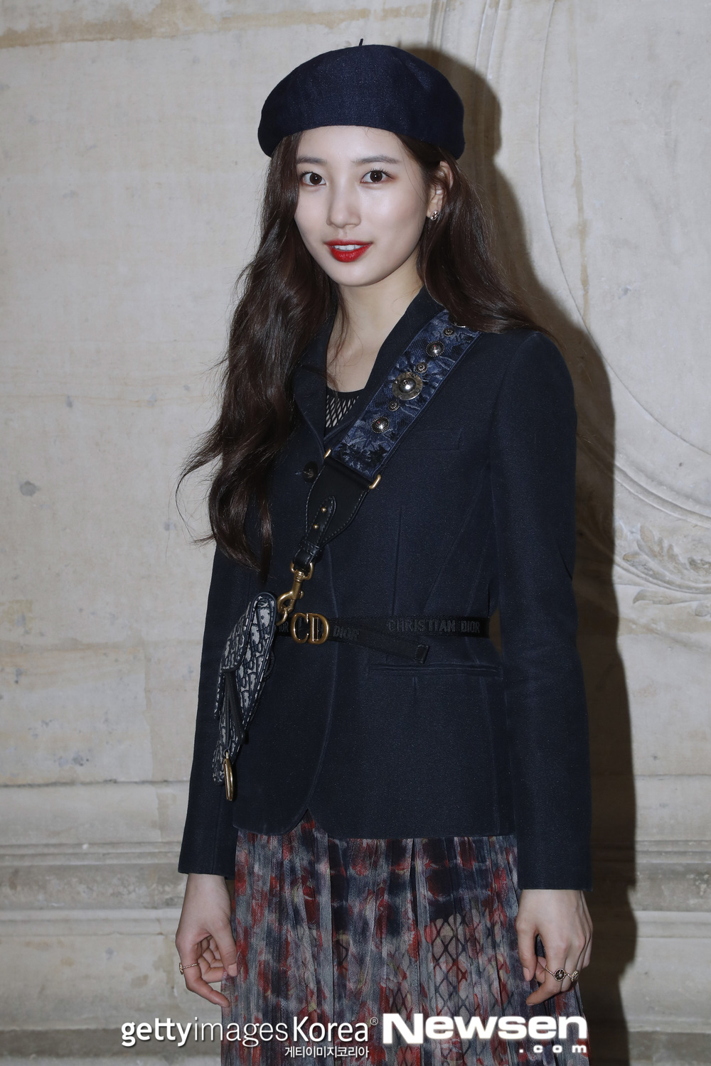 <p>Bae Suzy with Paris, Milan Fashion Week, attended.</p><p>Bae Suzy is the 2 26, French Paris held at the Christian Dior fashion show attended. No ordinary styling also for showing Beautiful looks the attracts.</p><p>Photo=ⓒ GettyImagesKorea</p>