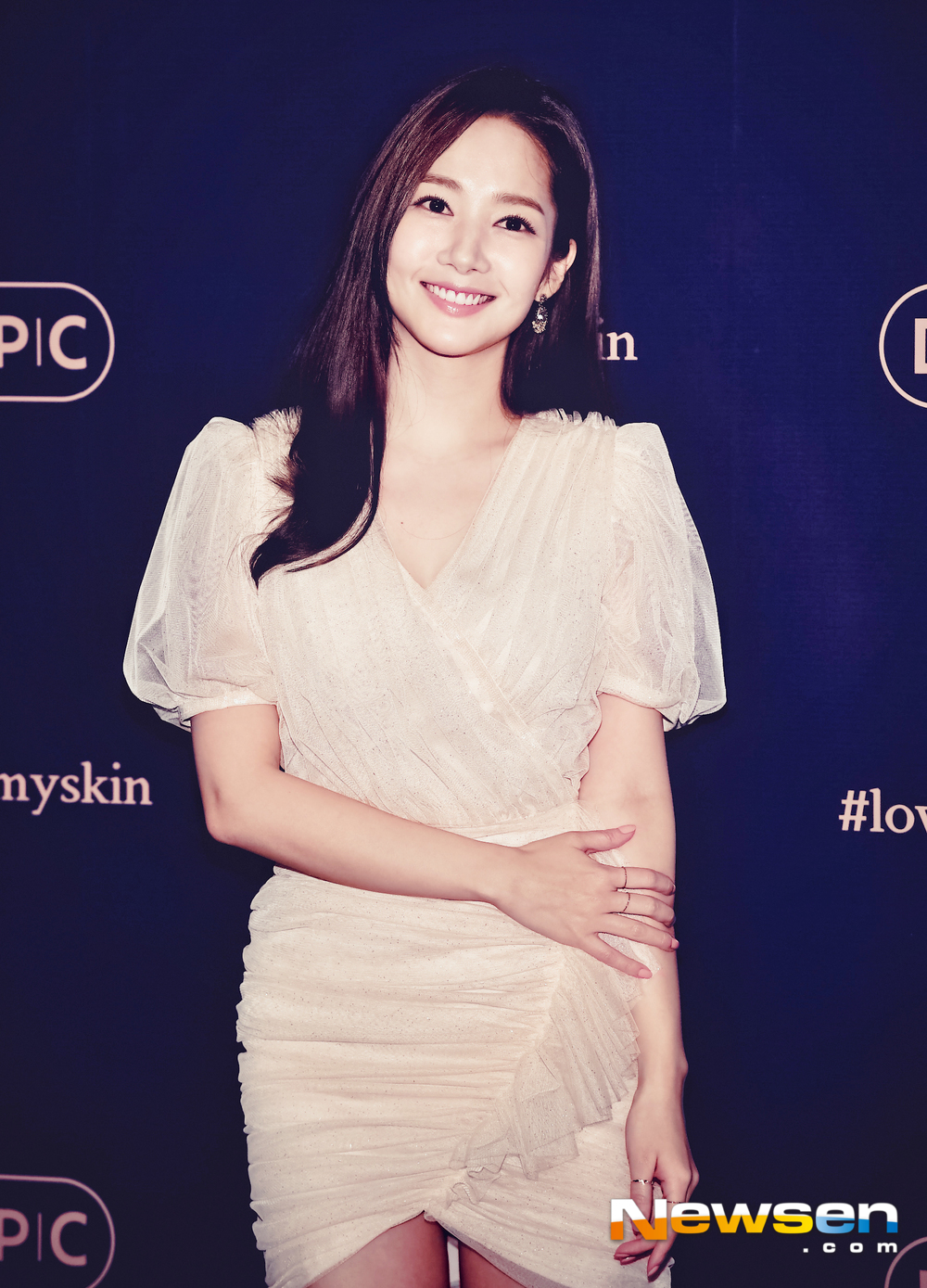 The launch event commemorating the launch of the Beauty brand DPC Skin Shot was held at Seoul Banyan Tree Club and Spa Seoul on the afternoon of February 27th.Park Min-young (DPC Beauty Device Model) is attending and posing on the day.Lee Jae-ha